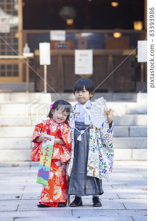 Shichigosan pilgrimage family 83393986