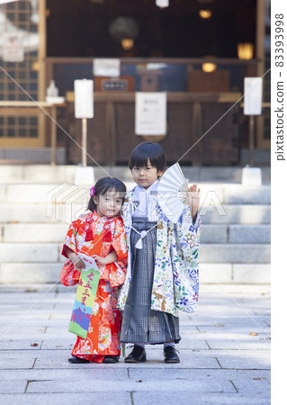 Shichigosan pilgrimage family 83393998