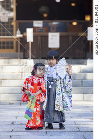 Shichigosan pilgrimage family 83394001