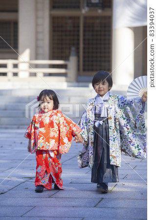 Shichigosan pilgrimage family Shichigosan pilgrimage family 83394037
