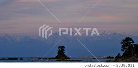 The Tateyama mountain range seen from the Amaharashi coast - Good luck Toyama Prefecture The Tateyama mountain range seen from the Amaharashi coast - Good luck Toyama Prefecture 83395031