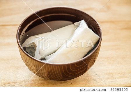 泡水放回去的冰麻糬 泡水放回去的冰麻糬 83395305