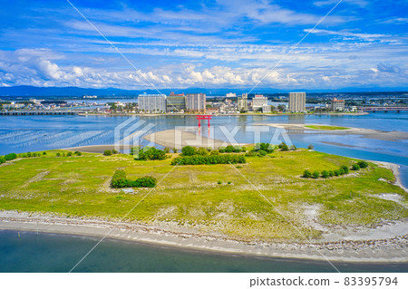 用無人機從天空拍攝，包括著名的弁名湖濱名湖觀光標誌塔，靜岡縣濱松市，赤鳥居 83395794