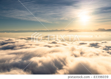 《長野縣》 黃昏的天空，雲海的景色 83396039