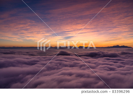 《長野縣》 黃昏的天空，雲海的景色 83396296