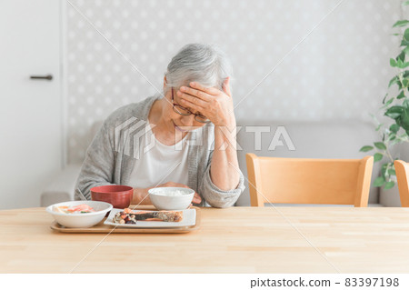 沒有活力的老婦人 沒有活力的老婦人 83397198