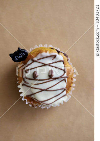 Pumpkin muffins for Halloween - homemade treats Pumpkin muffins for Halloween - homemade treats 83401721