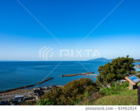 從出雲崎日落山公園眺望日本海 從出雲崎日落山公園眺望日本海 83402814