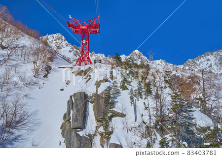 View from Komagatake Ropeway (around 2531m) in the Central Alps, Komagane City, Nagano Prefecture on a winter morning 83403781