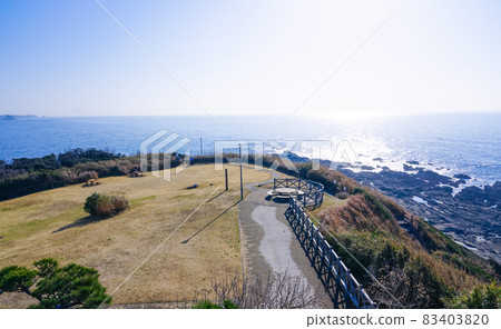 Jogashima Park, table by the cliff (Miura City, Kanagawa Prefecture) 83403820