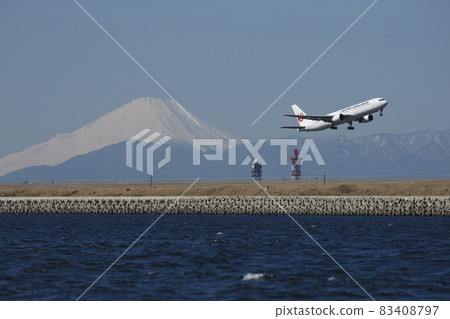 Airplane taking off from Haneda Airport D runway Airplane taking off from Haneda Airport D runway 83408797