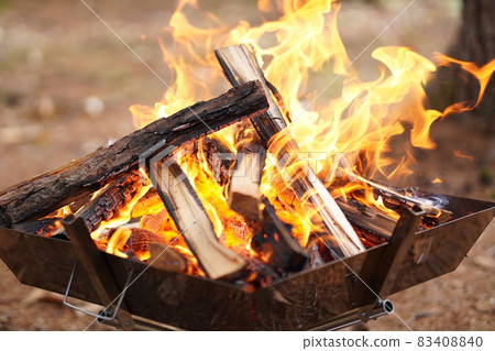 秋營篝火晚會 83408840