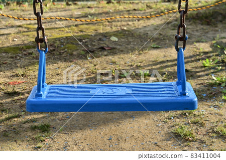 Park and freshly painted playset (swing) Park and freshly painted playset (swing) 83411004