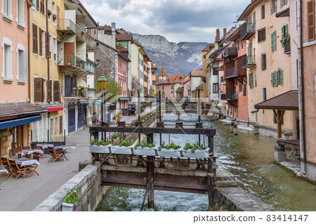 Thiou river in Annecy, France 83414147