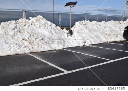雪國除雪的停車場 雪國除雪的停車場 83417665