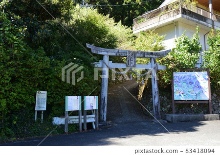Torii of Iwaya Shrine 83418094