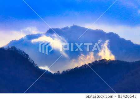 Fantastic mountain 83420545