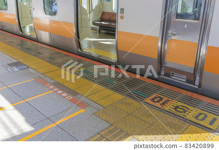 Chuo Line Seat Door Tokyo Station Tokyo Station Home Home Chuo Rapid Line Chuo Line Seat Door Tokyo Station Tokyo Station Home Home Chuo Rapid Line 83420899