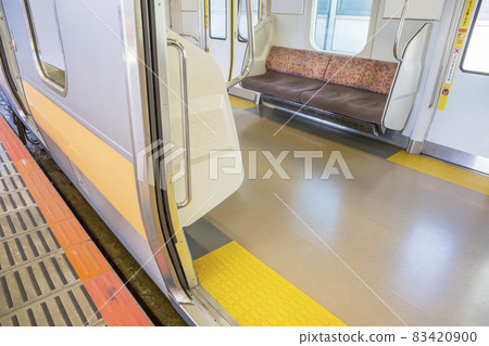 Chuo Line Seat Door Tokyo Station Tokyo Station Home Home Chuo Rapid Line Chuo Line Seat Door Tokyo Station Tokyo Station Home Home Chuo Rapid Line 83420900
