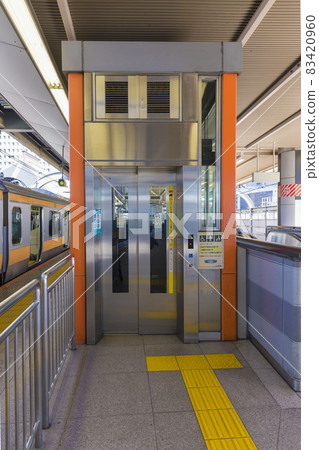 Chuo Line Elevator Tokyo Station Tokyo Station Home Home Chuo Rapid Line Chuo Line Elevator Tokyo Station Tokyo Station Home Home Chuo Rapid Line 83420960