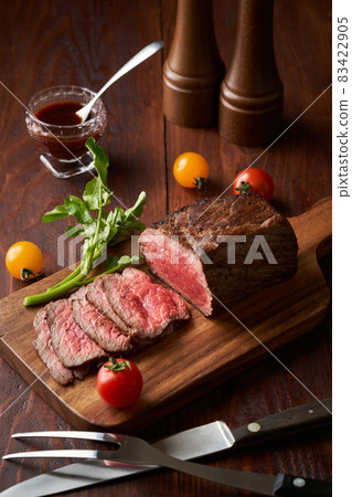 Sliced roast beef 83422905