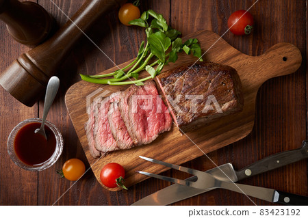 切片烤牛肉 切片烤牛肉 83423192