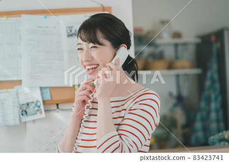 Housewife and Yeden Housewife and Yeden 83423741