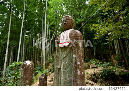Jizo standing on the Matsumoto Pass (Ise Expressway) [Kumano City, Mie Prefecture] 83427651