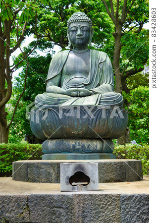 Amitabha sitting statue at Sensoji Temple (Taito-ku, Tokyo) 83428603