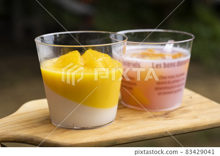 Delicious outdoor dessert [Mango pudding and carbonated jelly] 83429041