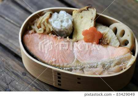Grilled salmon bento in a bento box 83429049