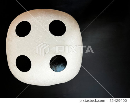 Dice (4) Dice (4) 83429400