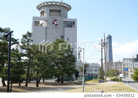 下關警察署 海峽警察署和遠處的海峽夢塔 83430012