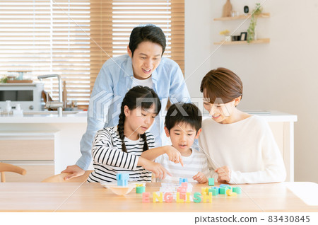 Young family studying english 83430845