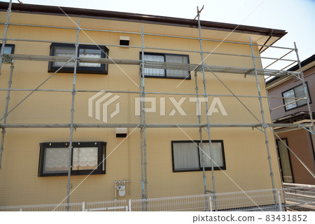 雨天溝修復搭建的腳手架 雨天溝修復搭建的腳手架 83431852