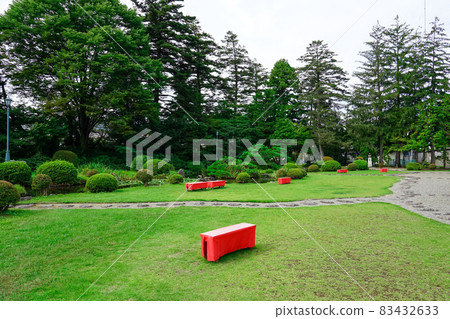 Uesugi Memorial Garden (Uesugi Hakushaku Residence) 83432633