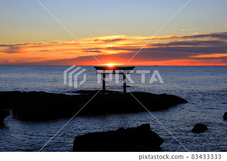 Sunrise from Kamiiso no Torii / Oarai Coast, Ibaraki Prefecture Sunrise from Kamiiso no Torii / Oarai Coast, Ibaraki Prefecture 83433333