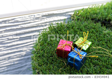 Present Present 83434941