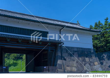 Imperial Palace Square (Imperial Palace Gaien) 83444759