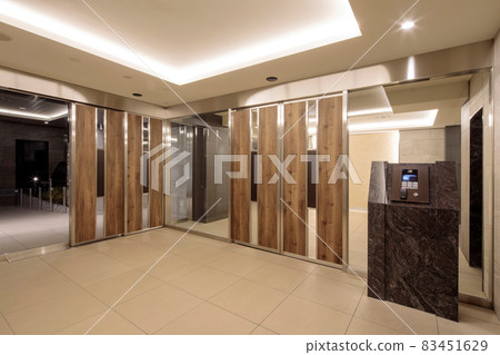 Entrance hall of the condominium 83451629