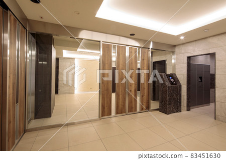 Entrance hall of the condominium 83451630