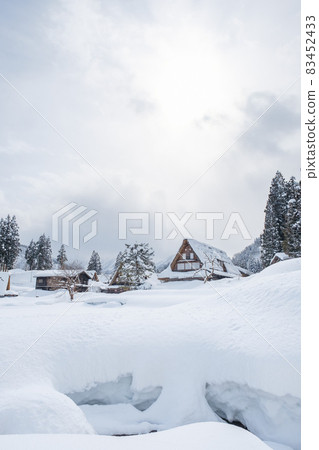 愛之倉合掌祖里村（冬季） 83452433