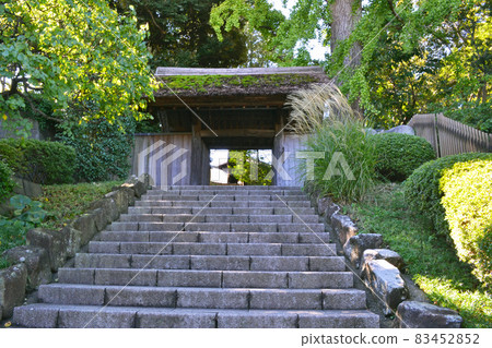 Tojo-tei House, Tojogaoka Historical Park Entrance Thatched-roof Landscape in Matsudo City, Chiba Prefecture 83452852
