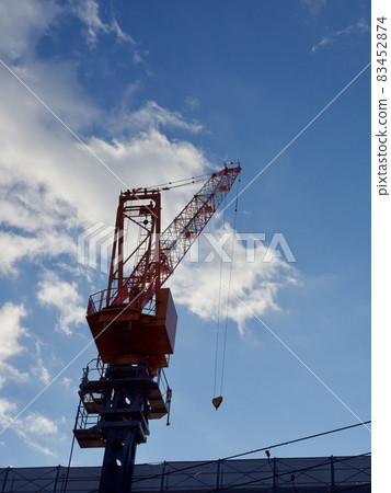 Handling of large crane vehicles Handling of large crane vehicles 83452874