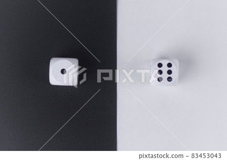 Dice 83453043