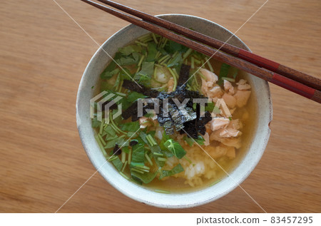 Chopped green onions Chopped green onions 83457295