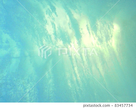 寒冷的北極冰與凍冰中的白色裂縫的圖像 83457734