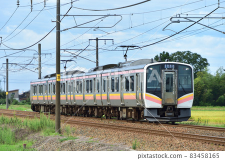 信越本線見附帶JR東E129系列B10編隊(新潟) 信越本線見附帶JR東E129系列B10編隊(新潟) 83458165