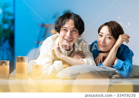 Middle couple lifestyle lie down Middle couple lifestyle lie down 83459230