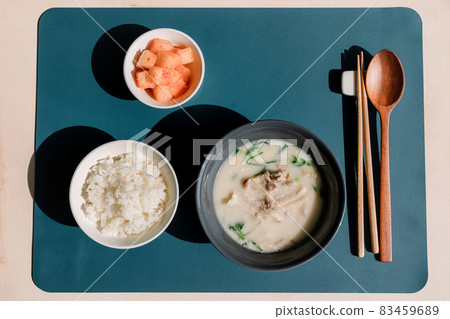 韓國食品豬肉湯,白米飯,kkakdugi 韓國食品豬肉湯,白米飯,kkakdugi 83459689
